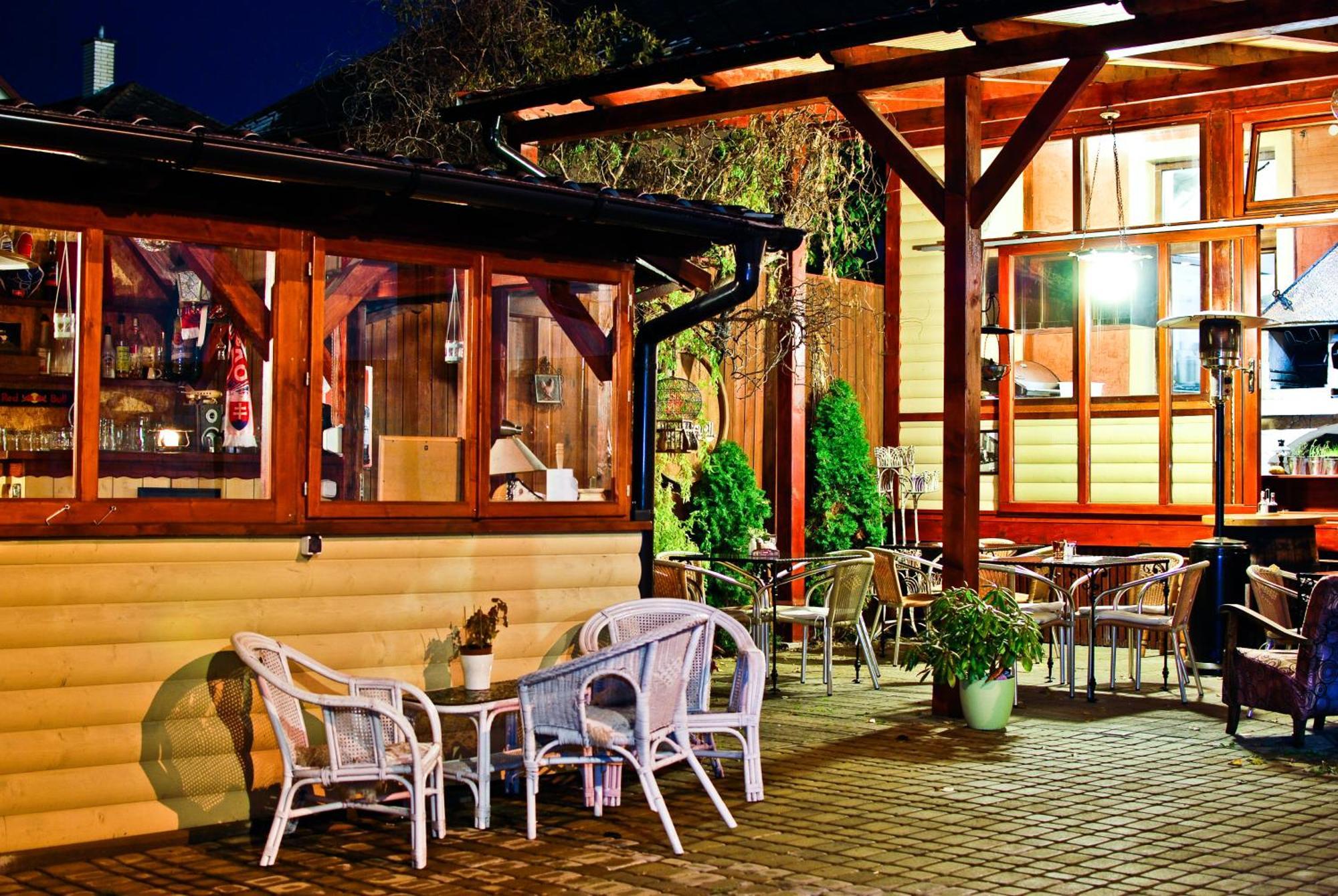 Penzion Restaurant Jakub ポプラト エクステリア 写真