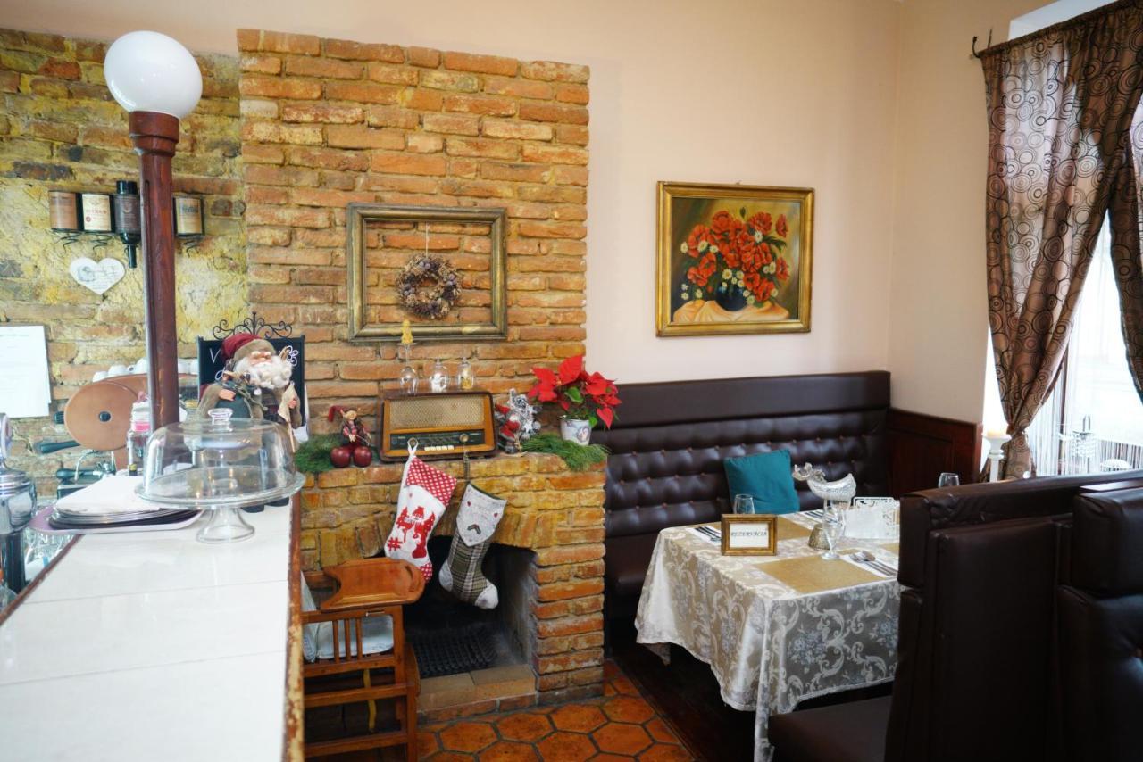 Penzion Restaurant Jakub ポプラト エクステリア 写真